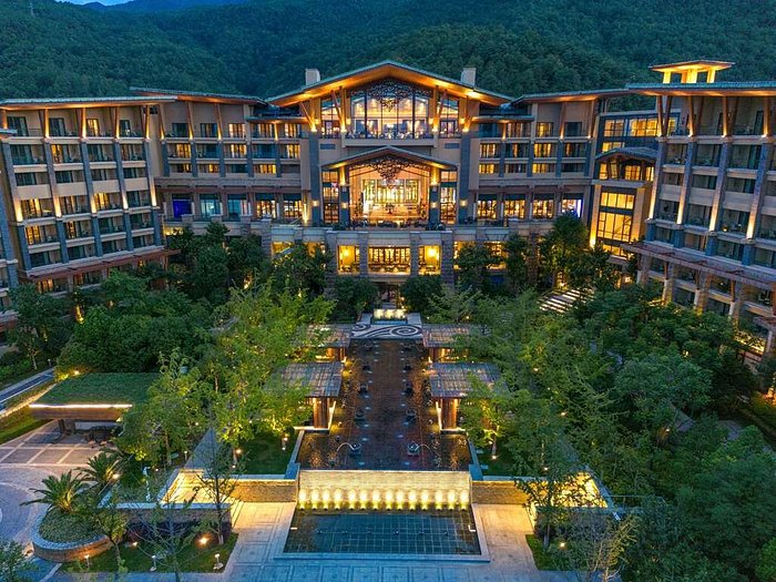 Hilton Dali Resort — premium family accommodation