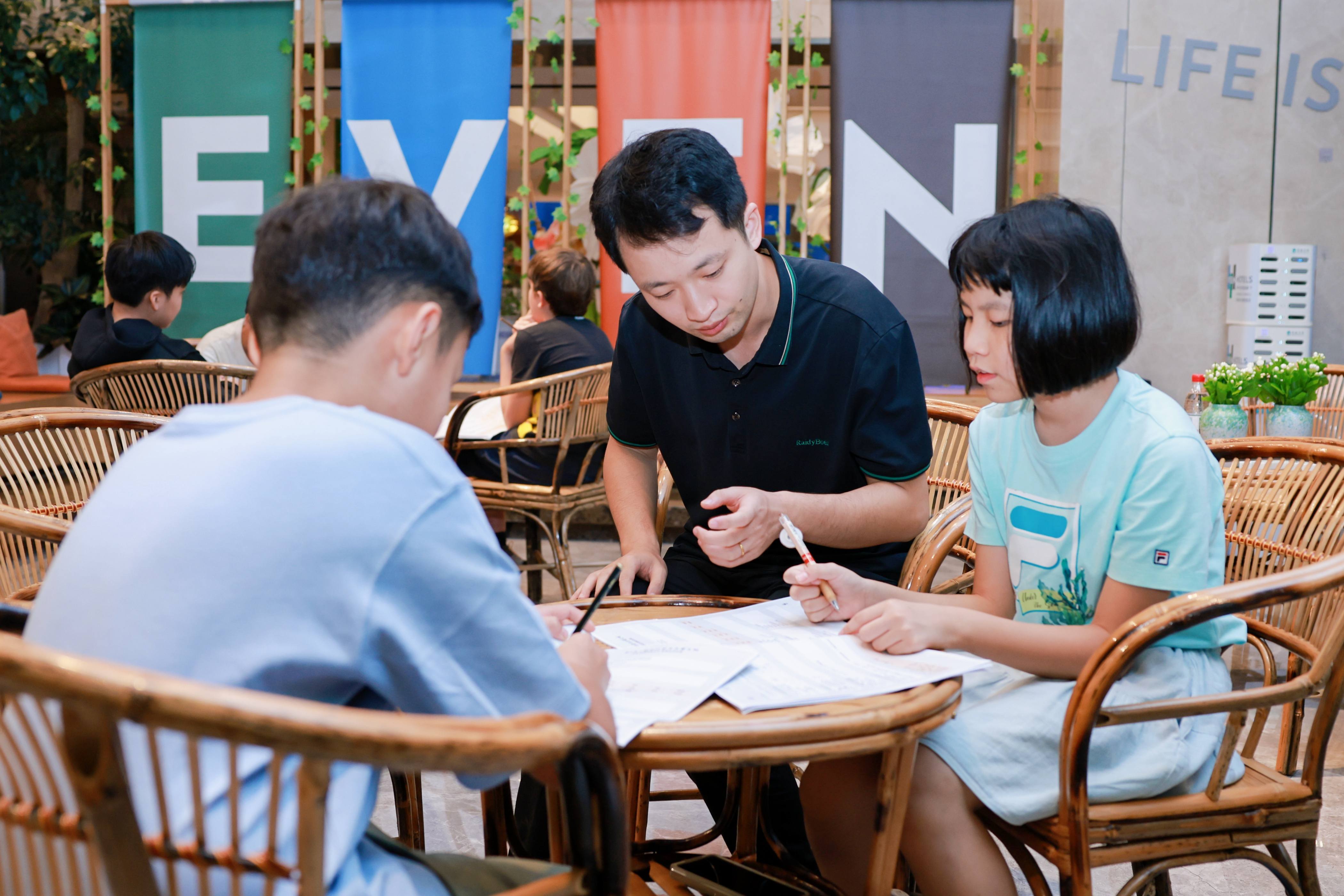 Chengdu camp cultural discovery